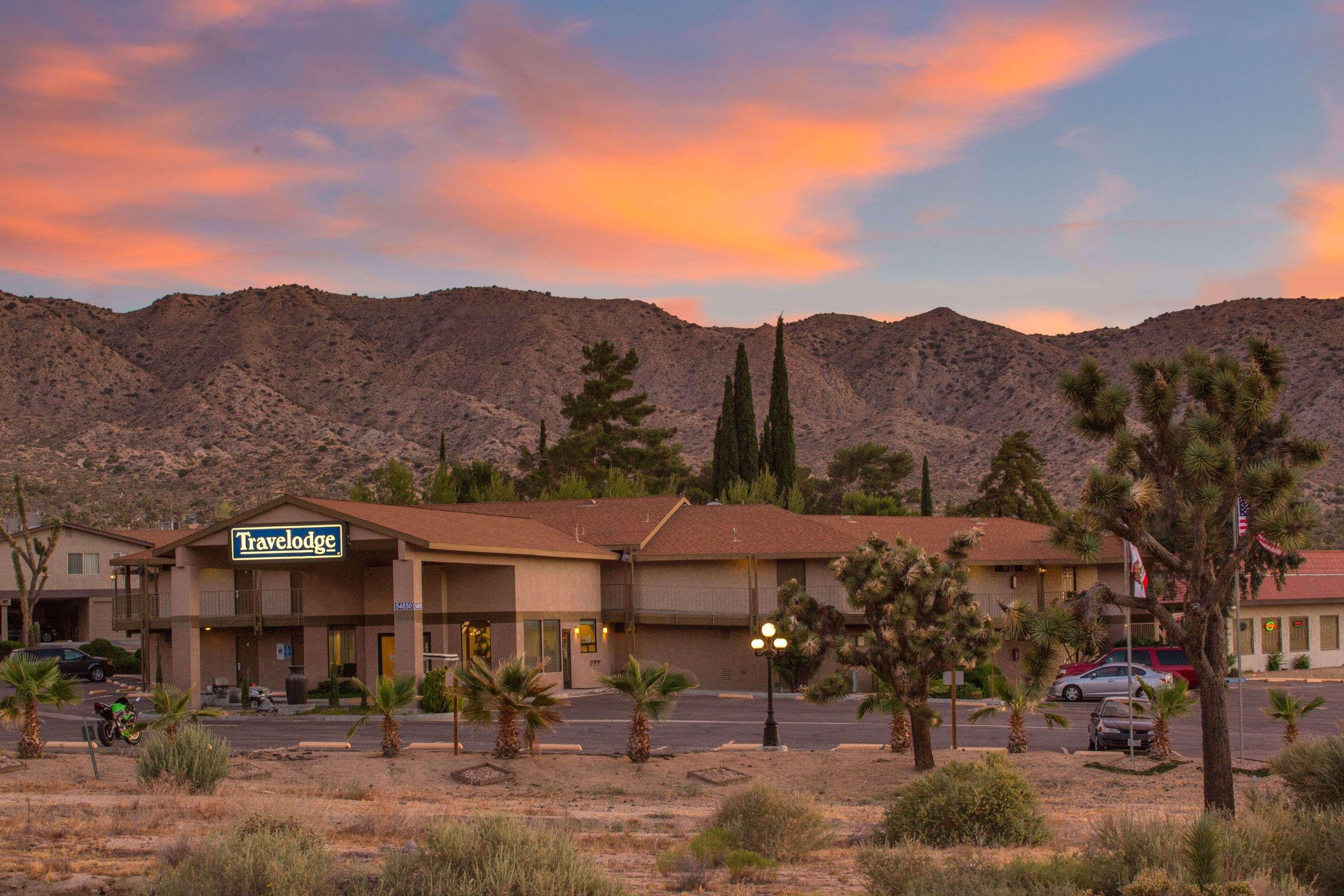 Travelodge Inn & Suites By Wyndham Yucca Valley/Joshua Tree Екстер'єр фото
